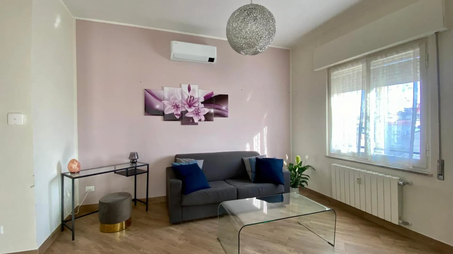 La Casa Lilla Apartment Borghetto Santo Spirito Italy